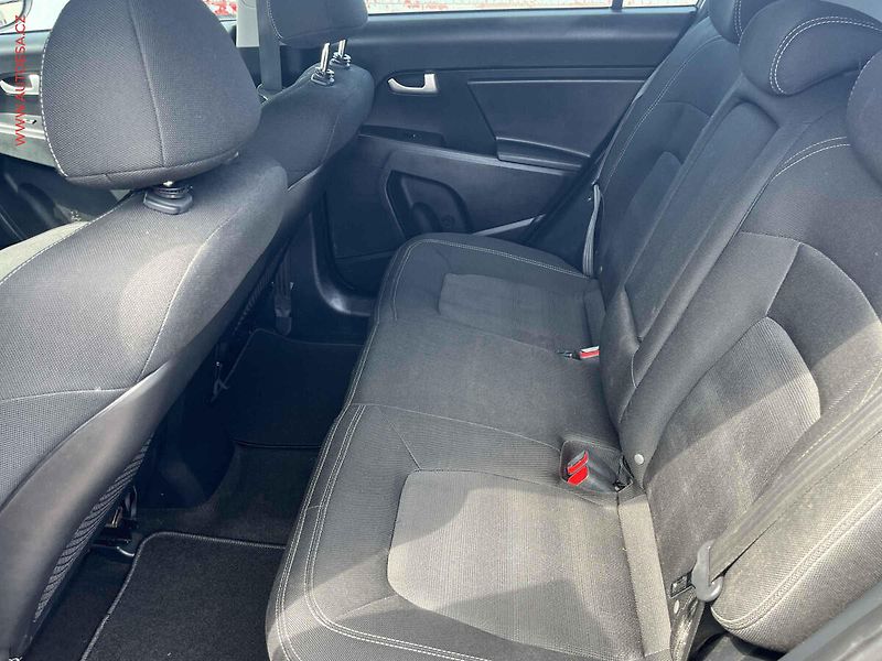 Kia Sportage (2013) 1.6GDi, ČR, AC - fotka 10 z 13