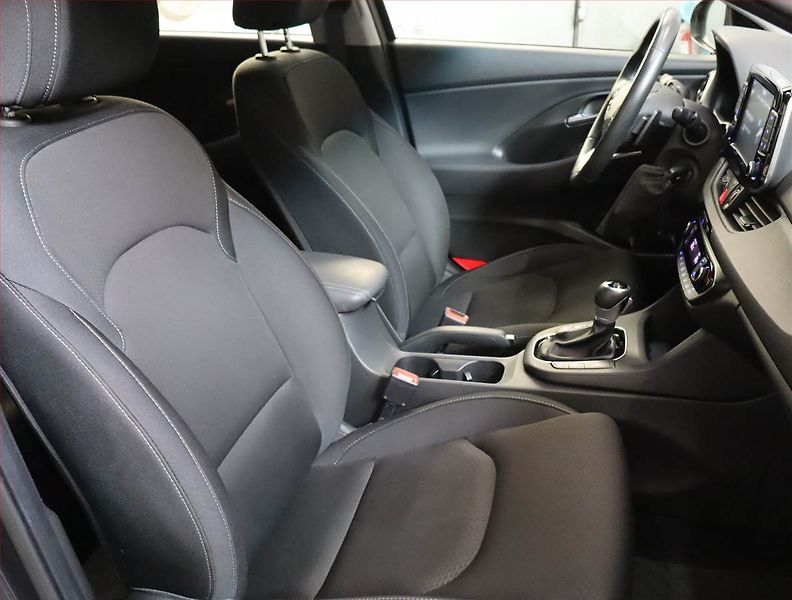 Hyundai i30 (2019) 1.4 T-GDI, Automat, Serv.kniha - fotka 9 z 21