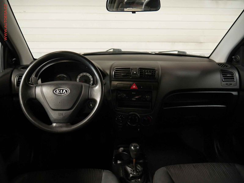 Kia Picanto (2008) 1.0i, AC - fotka 8 z 15