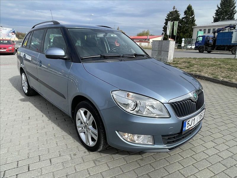 Škoda Fabia 1,2 TSi 77kw Klimatronic ESP T - fotka 6 z 32