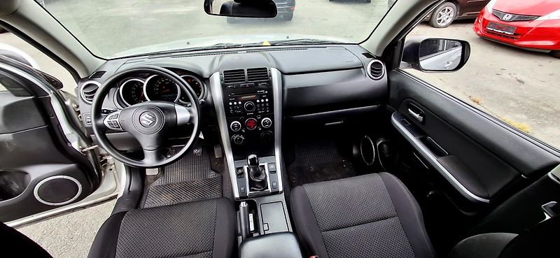 Suzuki Grand Vitara 2.0  4x4 servisní historie - fotka 28 z 46