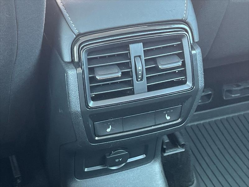 Škoda Karoq 1,5 TSi 110kW 7DSG SELECTION - fotka 21 z 24