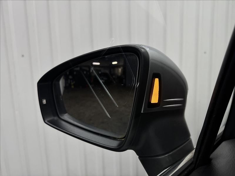 Volkswagen Tiguan Allspace R-LINE 140kW 4M HUD DCC LED - fotka 42 z 52