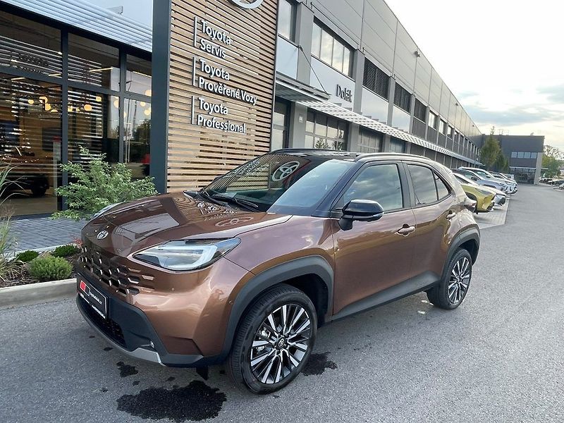 Toyota Yaris Cross 1.5 HSD 4x4 Executive Tech VIP - fotka 5 z 31