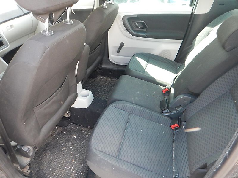 Škoda Roomster 1.2 TSi 63 KW - fotka 11 z 14