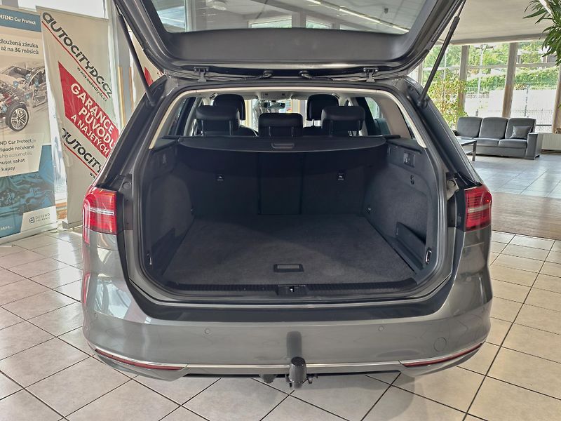 Volkswagen Passat 1.4 TSi 110kW DSG, HIGHLINE - fotka 12 z 22