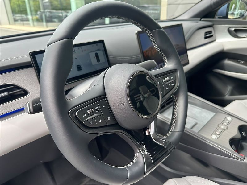 BYD Seal 6 1,5   DM-i Touring-Comfort Lit - fotka 11 z 15