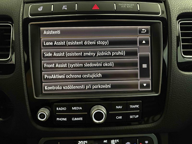 Volkswagen Touareg (2015) Exclusive V6 3,0 TDI  - fotka 20 z 35