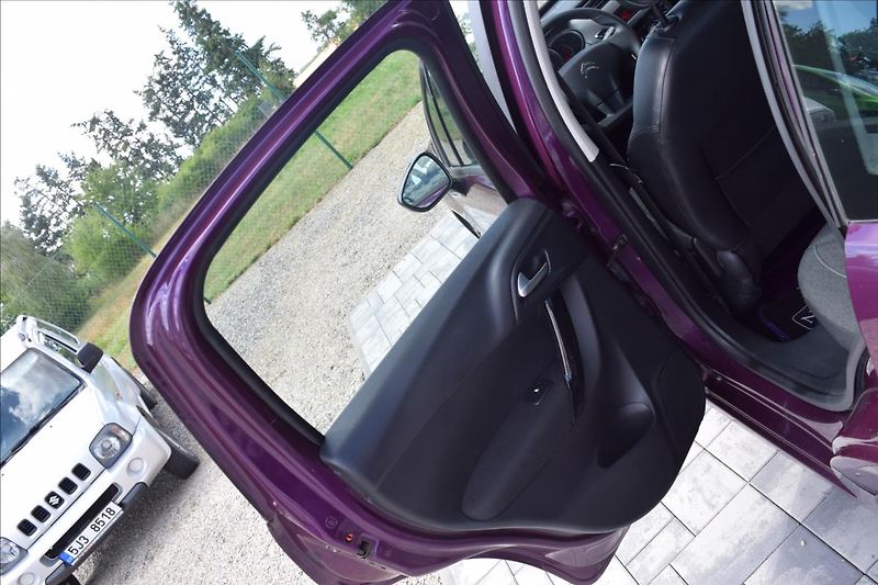 Citroën C3 1,2 i 60KW NÍZKÉ KM ALU PO STK - fotka 24 z 42