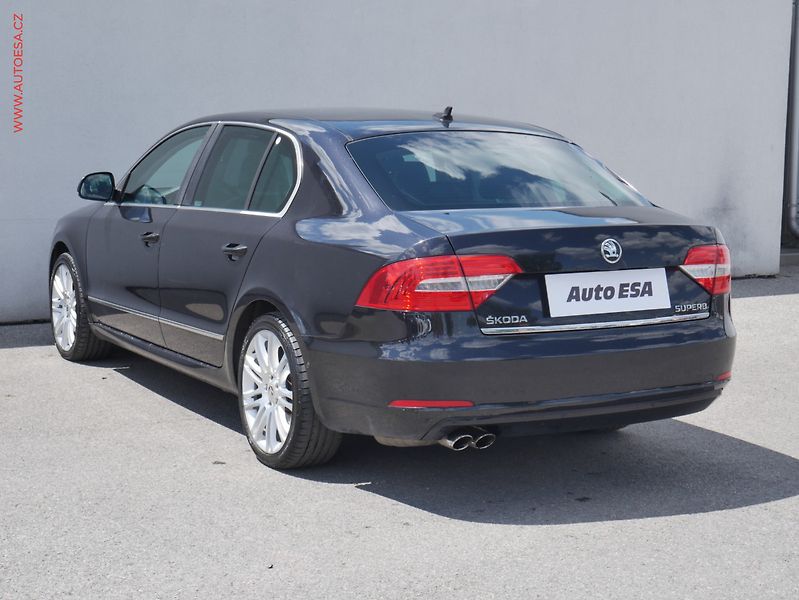 Škoda Superb (2013) 2.0 TDi, 1.maj,ČR, Elegance - fotka 6 z 23