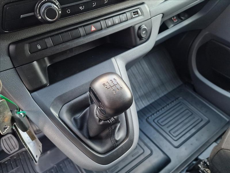 Toyota ProAce Verso 1.5 D-4D 8-míst,ČR,1.Majitel - fotka 29 z 46