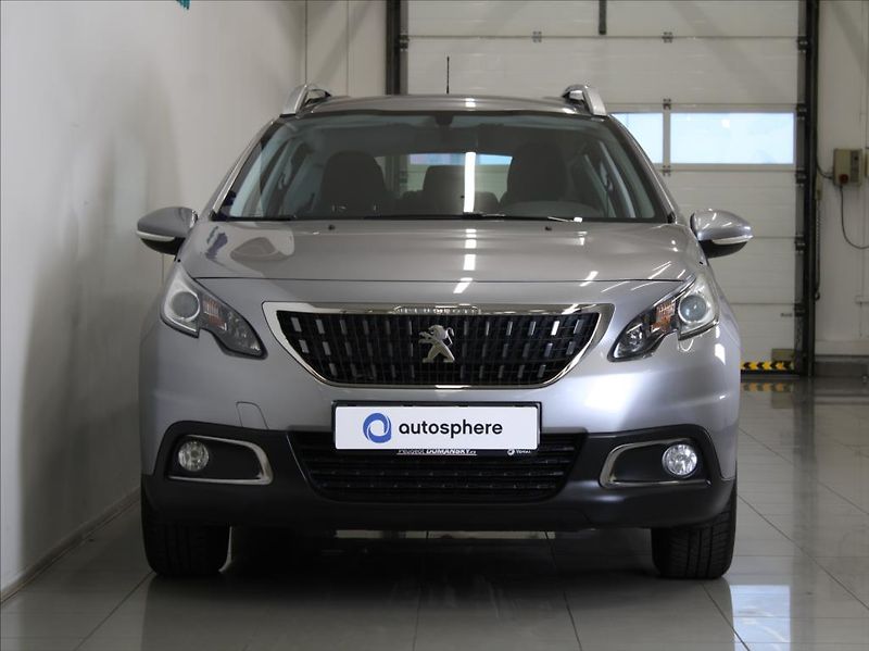 Peugeot 2008 1,2 PT 81kW 62tkm. 1.maj.ČR - fotka 2 z 18