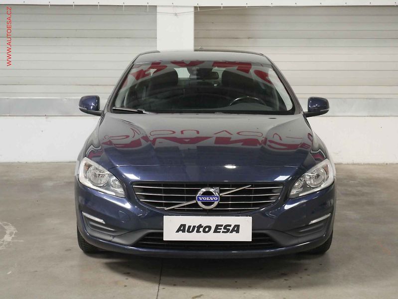 Volvo S60 (2015) 1.6 D3, 1.maj, AC, temp - fotka 2 z 18