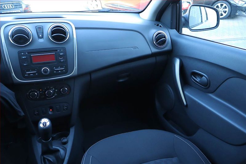 Dacia Logan (2016) 1.2 16V, Park. senzory - fotka 8 z 16