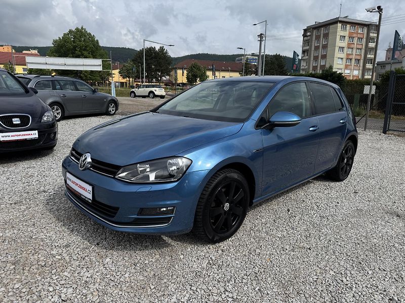 Volkswagen Golf (2015) 1.6TDi,DSG,rezervace - fotka 1 z 49