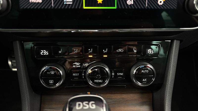 Škoda Superb 2.0 TDI DSG 4x4 Scout Combi - fotka 12 z 29