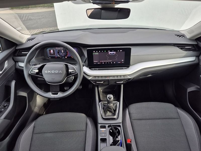 Škoda Octavia Selection 1.5 TSI 110 kW - fotka 6 z 32