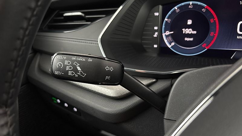 Škoda Octavia 2.0 TDI Ambition Combi - fotka 14 z 25