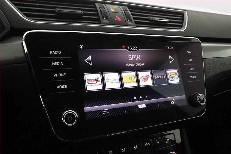 Škoda Superb (2019) 2.0 TDI, Automat, Navi - fotka 9 z 17