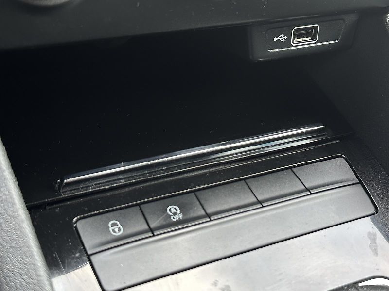 Škoda Octavia Combi 1.0TSi DSG Smartlink 2Z. - fotka 28 z 38
