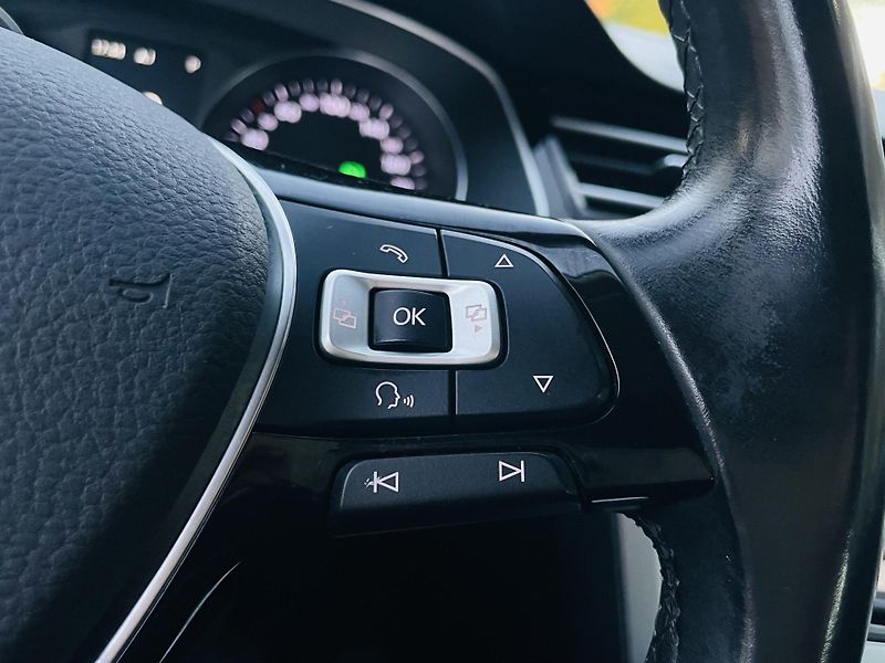 Volkswagen Passat 1.4TSI AUT TAŽNÉ SERVISKA LED - fotka 46 z 49
