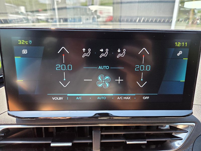 Peugeot 3008 (2023) 1.6 PHEV 165 ALLURE PACK EAT8 - fotka 17 z 32