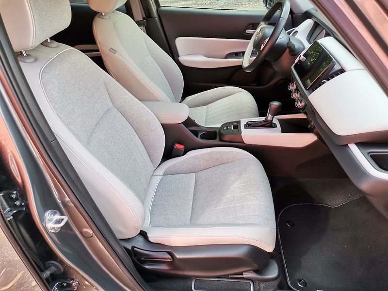 Honda Jazz (2021) 1.5e HEV 72kw  Automat NAVI - fotka 14 z 28
