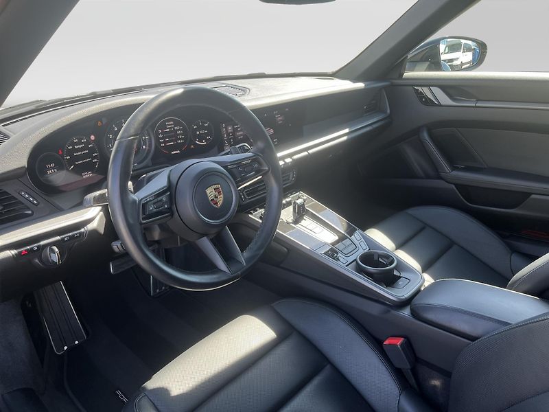 Porsche 911 (2020) Carrera - fotka 16 z 25