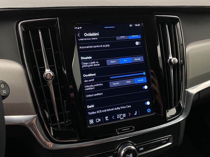Volvo V90 CC B4 AWD BRIGHT PLUS AUT CZ - fotka 44 z 49