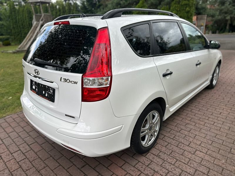 Hyundai i30 (2011) CW 1.6Crdi 66kw FIFA - fotka 5 z 24