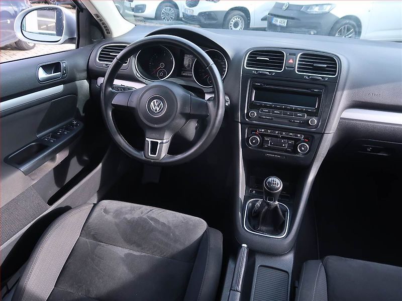 Volkswagen Golf (2012) Comfortline 2.0 TDI, Xenony - fotka 7 z 14