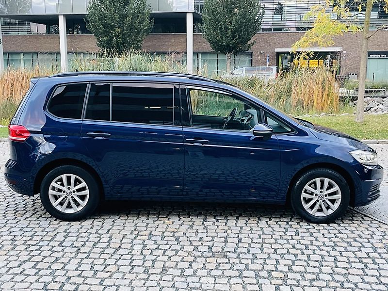 Volkswagen Touran 1.6TDI AUT SERVISKA 7MÍST LED  - fotka 11 z 42