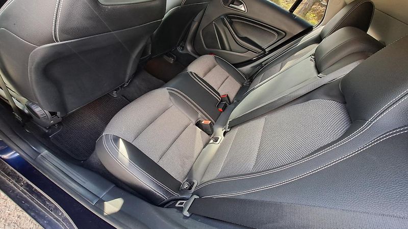 Mercedes-Benz CLA SB 200 D AUT NAVI - fotka 13 z 30