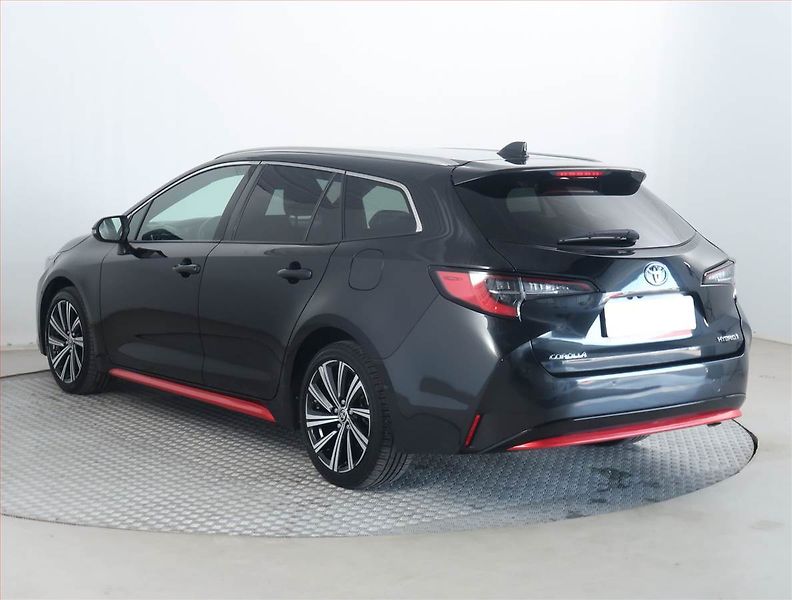 Toyota Corolla (2022) Style 1.8 Hybrid - fotka 4 z 17