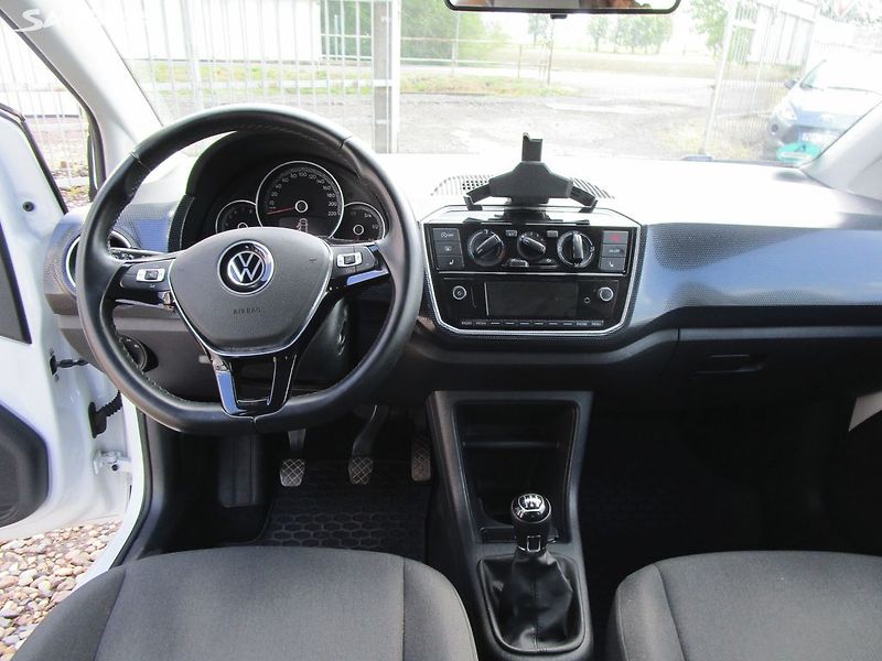 Volkswagen up! 1,0MPI - 48KW - NOVÁ STK - fotka 17 z 25