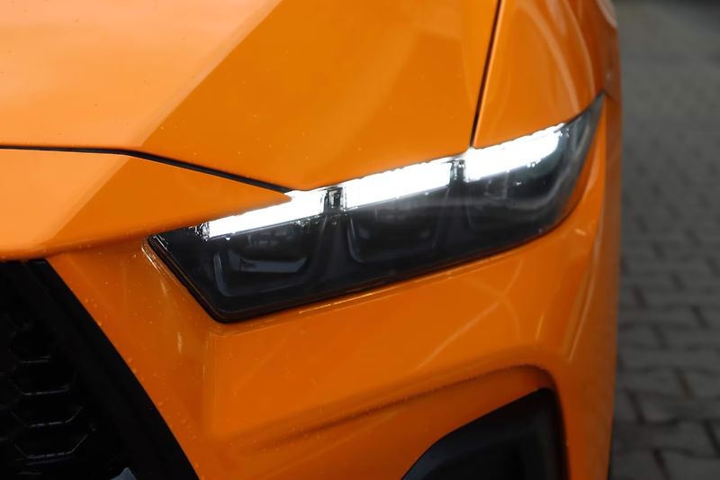 Ford Mustang (2026) Fastback 5.0 Bronze-Styling - fotka 7 z 24