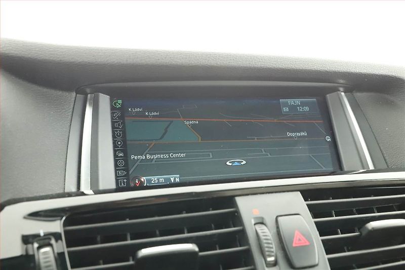 BMW X4 (2014) xDrive20d, 4X4, Automat - fotka 15 z 20