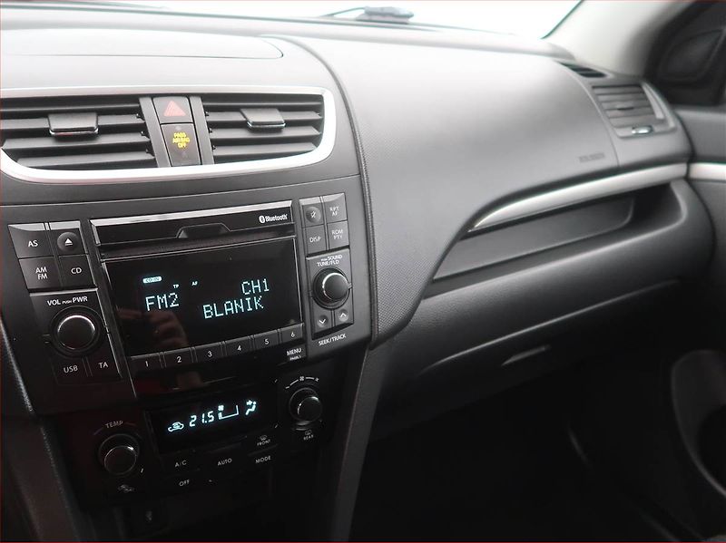 Suzuki Swift (2013) 1.2, Tempomat, Vyhř. sedaček - fotka 10 z 15