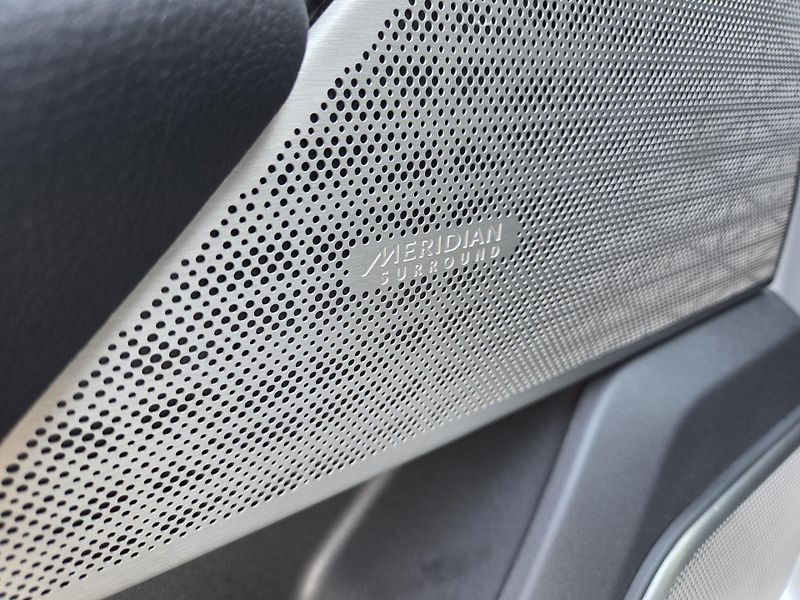 Land Rover Range Rover Velar D300 R-D SE HUD PANO TOPservis - fotka 17 z 47