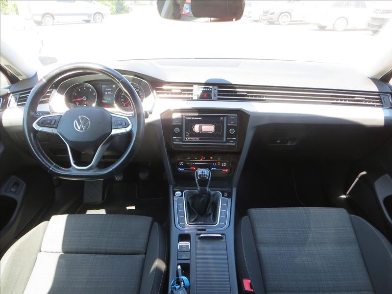 Volkswagen Passat 1,5 TSI 110kW Business ČR - fotka 23 z 23