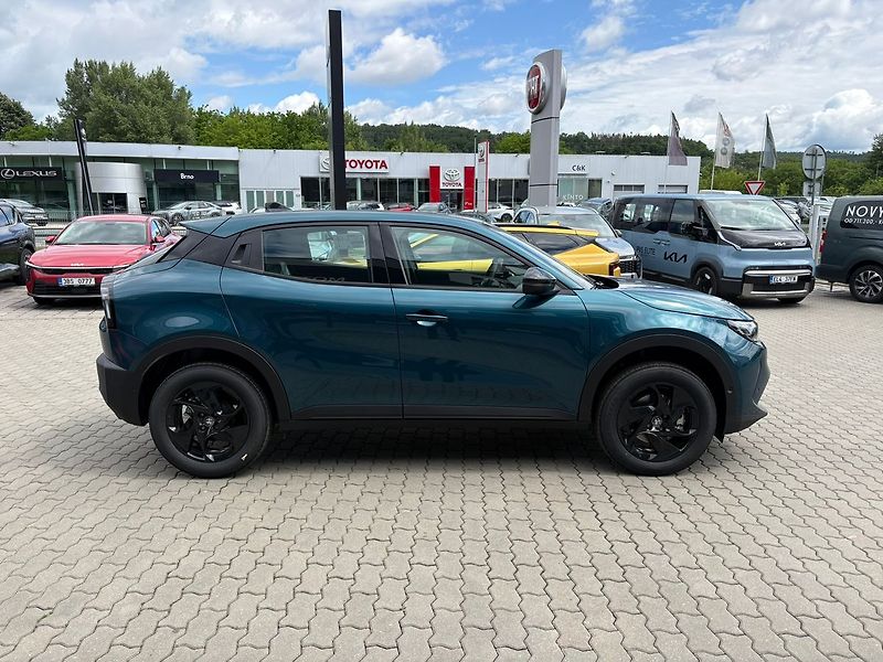 Alfa Romeo Junior (2026) Ibrida 1.2 Turbo Hybrid 145k e - fotka 8 z 15