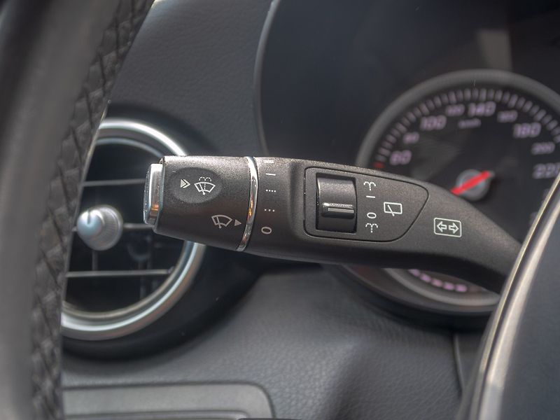 Mercedes-Benz Třídy C (2019) 220CDI LED – NAVIGACE - fotka 22 z 58
