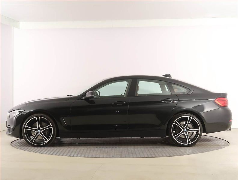 BMW Řada 4 (2018) 440i xDrive - fotka 3 z 26