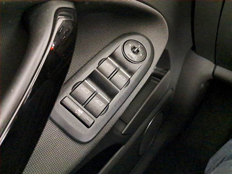 Ford Kuga (2012) 2.0 TDCi, 4X4, Navi, Tempomat - fotka 17 z 19
