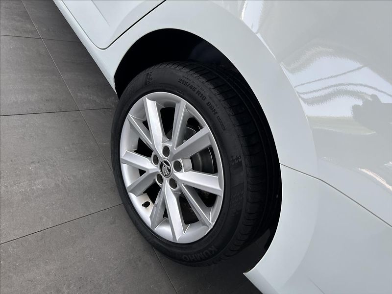 Škoda Fabia 1,0   TSI,CLEVER,SERVISKA,ACC - fotka 24 z 24