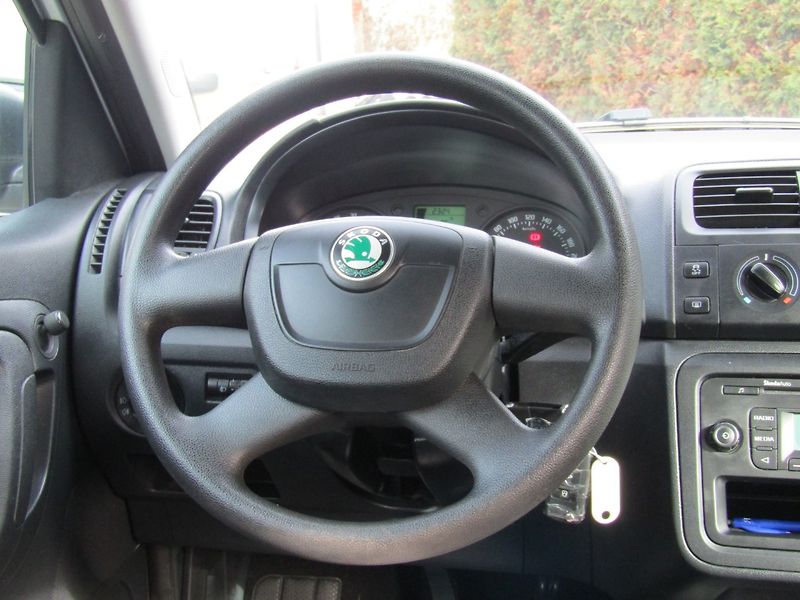 Škoda Roomster (2011) 1.6 TDI 66kW  BEZ KOROZE - fotka 16 z 34