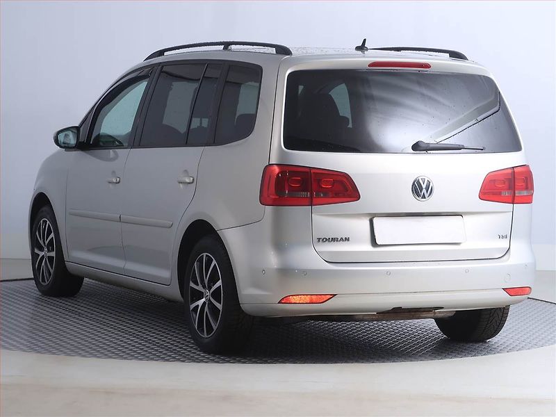 Volkswagen Touran (2012) Comfortline 1.4 TSI, 7 míst - fotka 4 z 22