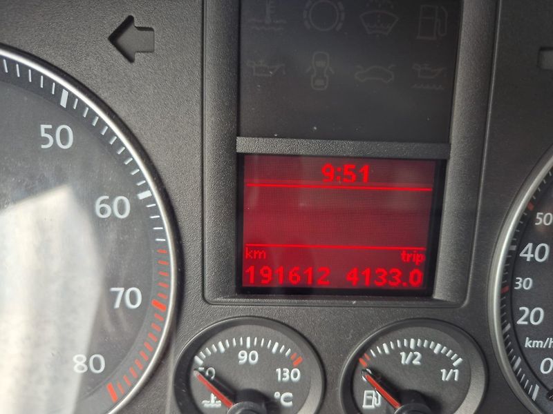 Volkswagen Golf (2005) 1.6 MPI Trend - fotka 30 z 30