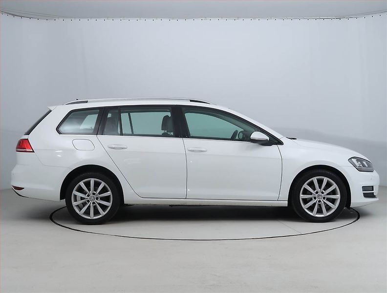 Volkswagen Golf (2015) Highline 2.0 TDI, Automat - fotka 6 z 20