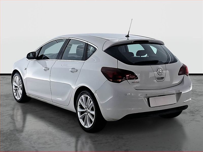 Opel Astra (2011) 1.6 16V, Tempomat - fotka 4 z 16